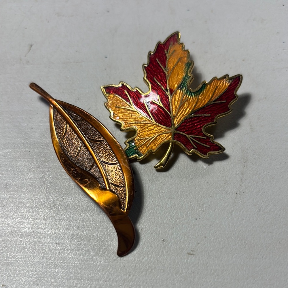 Maple Leaf and Leaf Brooch Set